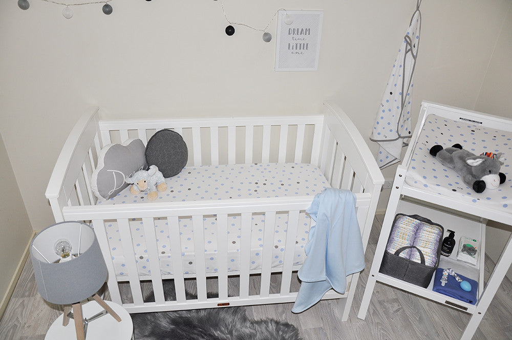 Little Turtle Baby Change Mat Covers add that finishing touch to your baby's nursery.  This size of fitted sheet - 80x50x12cm - is not only perfect for covering your changing pad, but also fits many of the smaller sized bassinets 100% Jersey Cotton