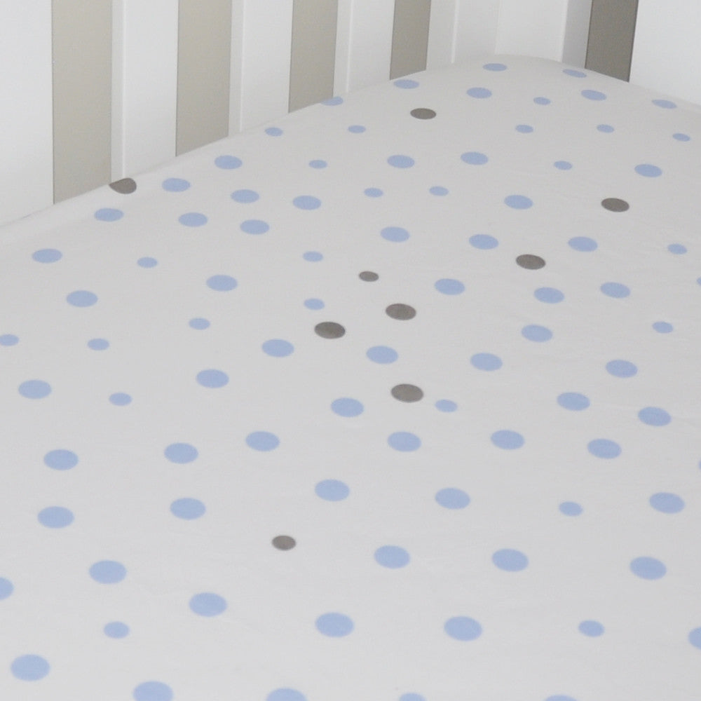 Made from 100% Cotton and printed with eye-catching designs, the Little Turtle Baby Fitted Cot Sheets range will complement your baby's nursery.  Soft and generously sized, these sheets will fit a Boori Cot, as well as all other standard cots.  Features:  100% Woven Cotton (fabric weight - 200gsm) Universal size - fits Boori and all standard cots Rectangle shape Size: 77cm x 132cm x 19cm