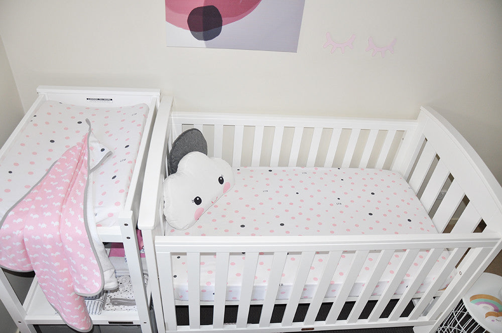 Made from 100% Cotton and printed with eye-catching designs, the Little Turtle Baby Fitted Cot Sheets range will complement your baby's nursery.  Soft and generously sized, these sheets will fit a Boori Cot, as well as all other standard cots.  Features:  100% Woven Cotton (fabric weight - 200gsm) Universal size - fits Boori and all standard cots Rectangle shape Size: 77cm x 132cm x 19cm