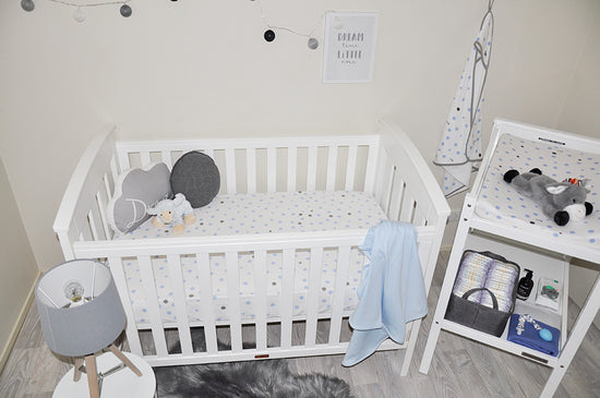 Cot Fitted Sheet Woven Cotton: PALE BLUE GREY SPOTS Little